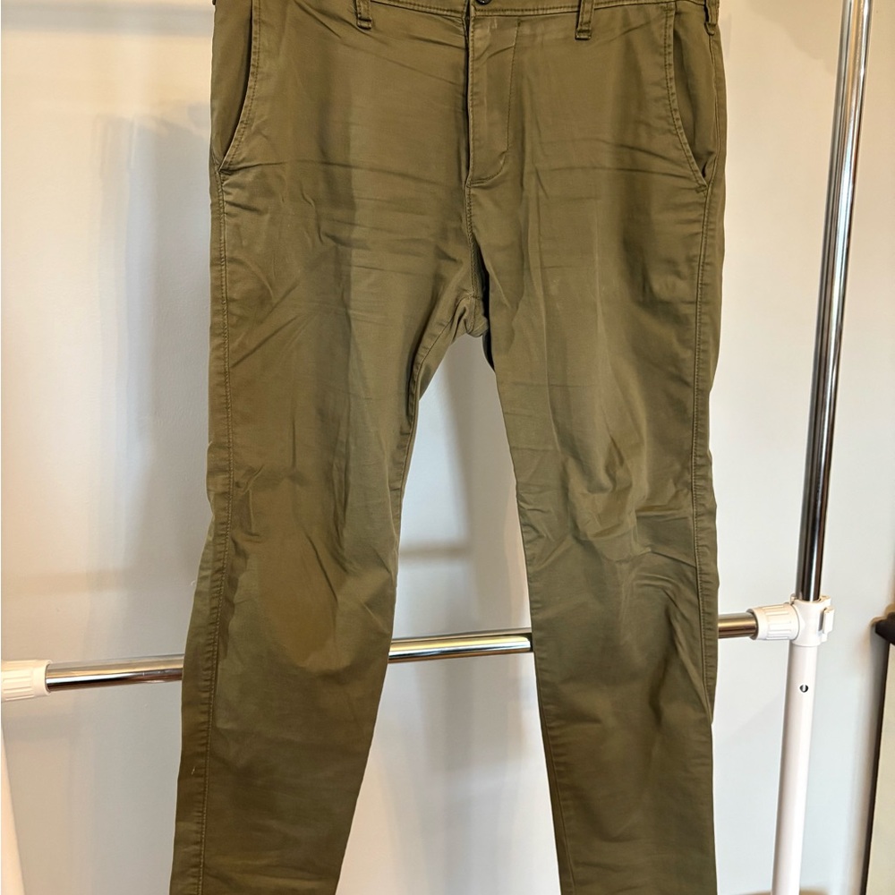Hollister Men's Olive Green Pants
